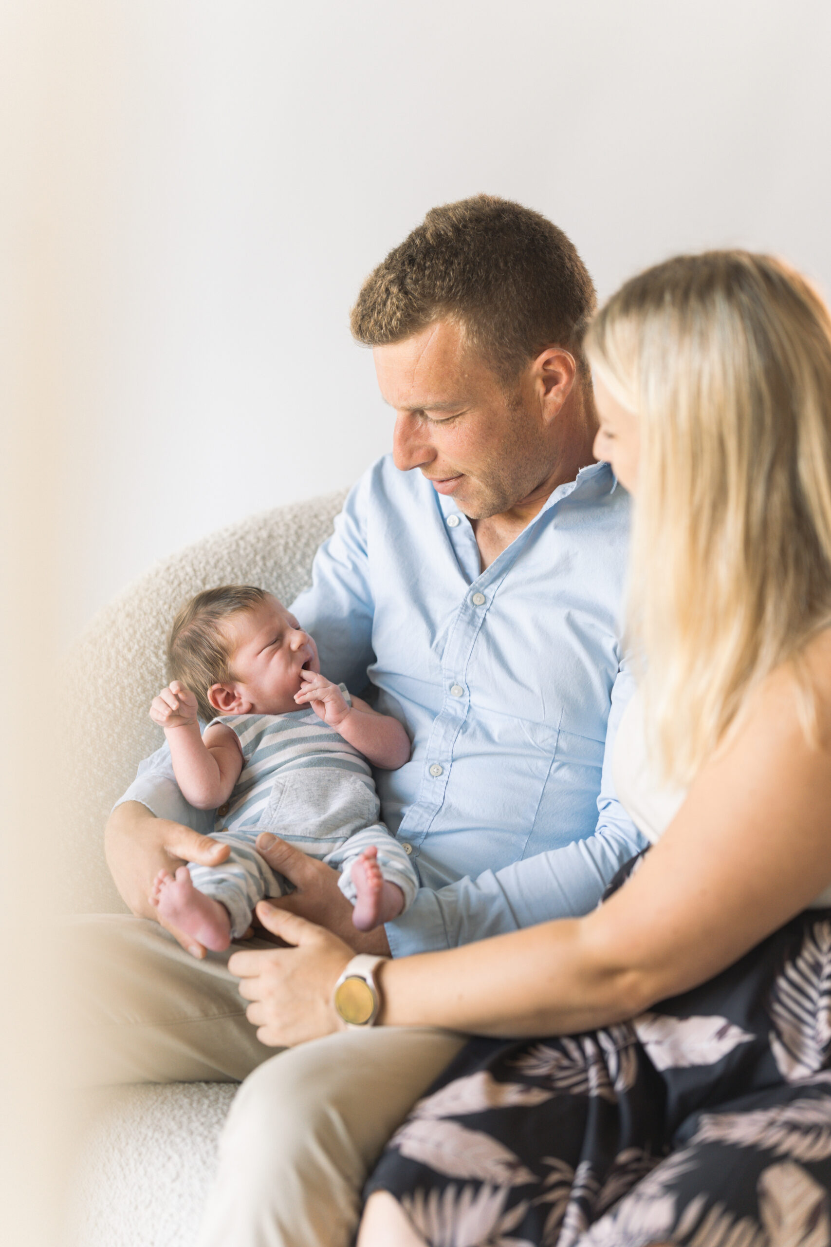 Fotograaf assenede oost vlaanderen fotografie met een kindje nieuw gezin